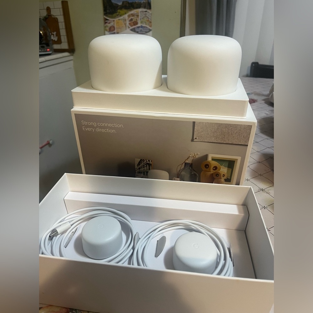 Google NEST‎ WIFI ROUTER AND POINT SYSTEM IN THE COLOR SNOW